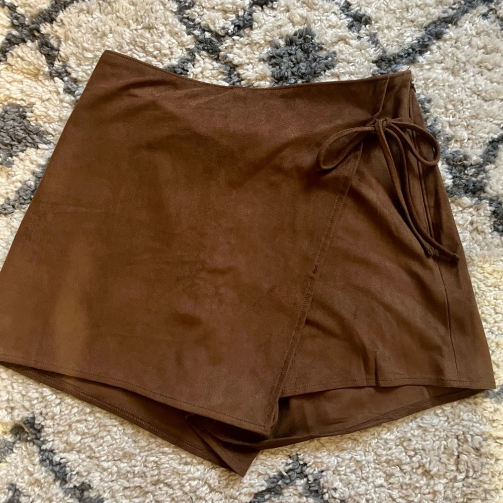 NWT Abercrombie Vegan Suede Skort